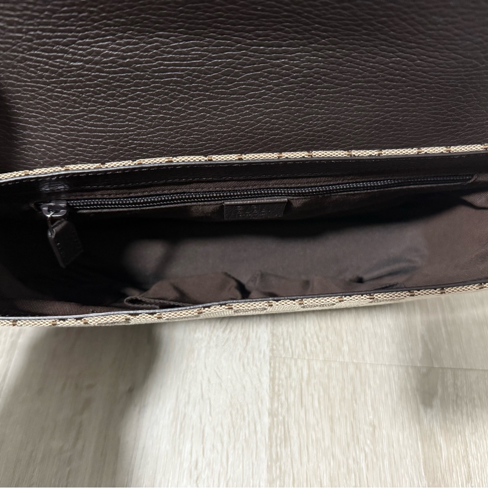 Gucci Tan and Brown Monogram Messenger Bag - Picture 5 of 10